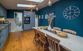 Captain'S Cottage - Central West Cowes - Spacious, Entire 1-Bed Home